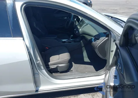 2019 Chevrolet Malibu Lt z USA, uszkodzony, nr VIN 1G1ZD5ST9KF160922